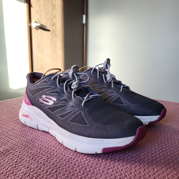 Skechers Shoes - Skechers Go Walk Arch Fit Shoes Womens 9 Gray/ Pink Comfort Athletic